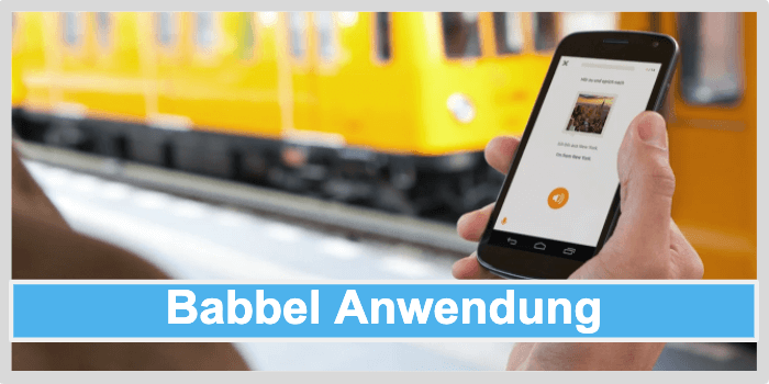 Mann hält Smartphone mit Babbel App in der Hand Babbel Anwendung