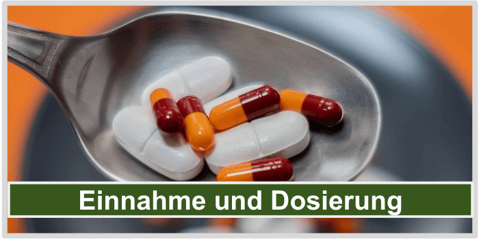 Verschiedene Kapseln und Tabletten auf einem Löffel Sättigungskapseln Einnahme Dosierung Bild