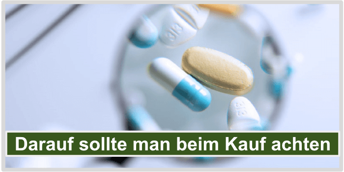 Mehrere Tabletten und Kapseln unter einer Lupe Darauf sollte man beim Kauf achten DMSO Vergleich